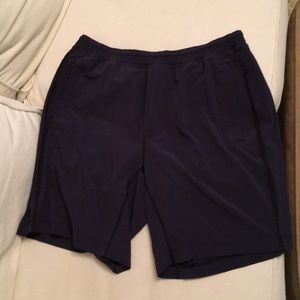Like new Men’s 9in shorts with liner size XL